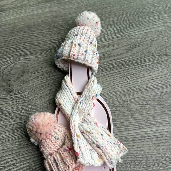 NWT Lauren Conrad Holiday Wine Knitted Scarf and Hat Gifting Accessories - Picture 2 of 5